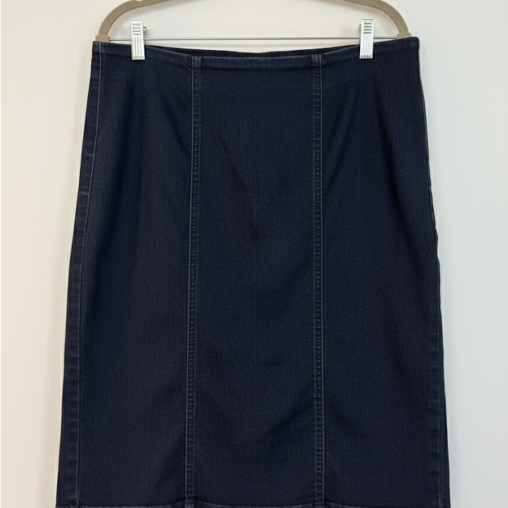 Elegant Navy Pencil Skirt